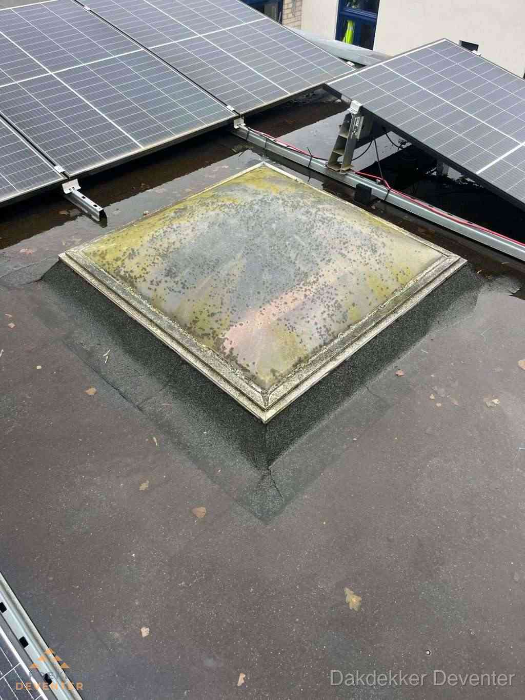 Lichtkoepel Vervuild Plat Dak Deventer Lichtkoepel Vervuild Plat Dak Deventer